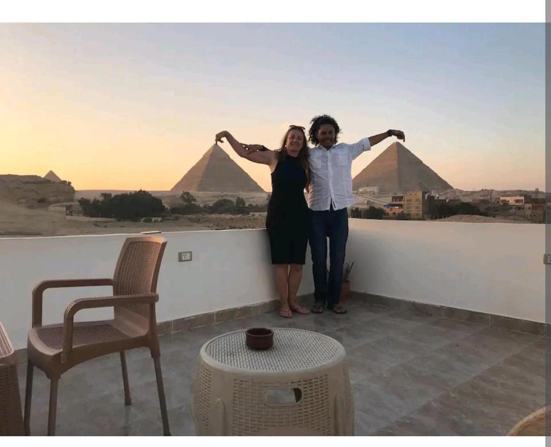 Apartment Desert Pyramids *